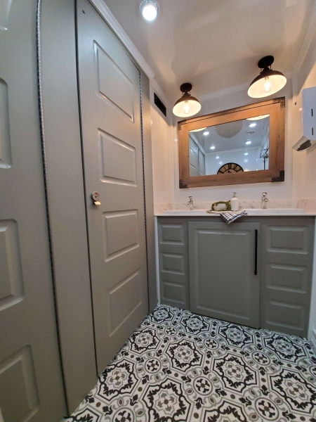 Luxury Restroom Trailer Rentals for Country Clubs in Long Island, NY